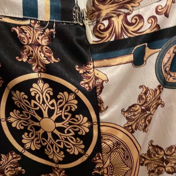 Fitted Guess pant jumpsuit. Shiny Gold, beige, green, black. - Picture 5 of 5